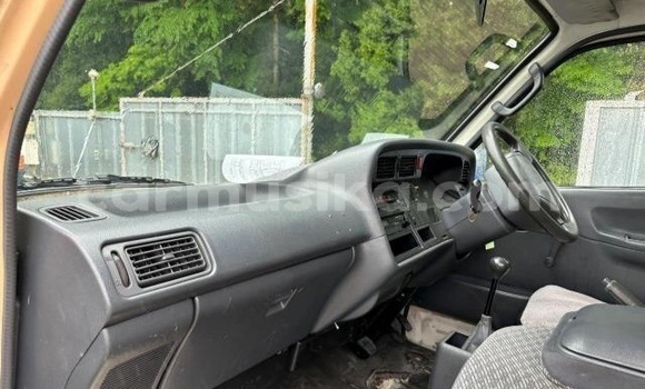 Buy Used Toyota Hiace White Car in Beitbridge in Matabeleland South Buy Used Toyota Hiace White Car in Beitbridge in Matabeleland South