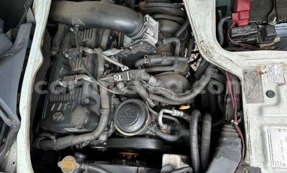 Buy Used Toyota Hiace White Car in Beitbridge in Matabeleland South Buy Used Toyota Hiace White Car in Beitbridge in Matabeleland South