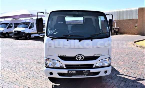 Acheter Occasion Utilitaire Toyota Dyna Blanc à Beitbridge, Matabeleland South Acheter Occasion Utilitaire Toyota Dyna Blanc à Beitbridge, Matabeleland South