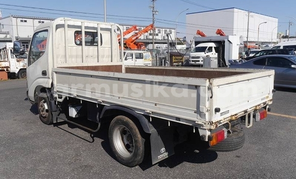 Nunua Ilio tumika Toyota Dyna Nyeupe Lori ndani ya Beitbridge nchini Matabeleland Kusini Nunua Ilio tumika Toyota Dyna Nyeupe Lori ndani ya Beitbridge nchini Matabeleland Kusini