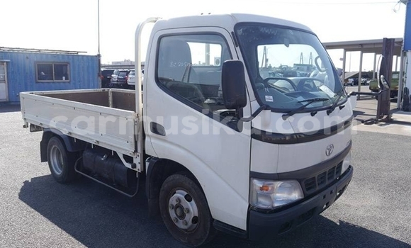 Nunua Ilio tumika Toyota Dyna Nyeupe Lori ndani ya Beitbridge nchini Matabeleland Kusini Nunua Ilio tumika Toyota Dyna Nyeupe Lori ndani ya Beitbridge nchini Matabeleland Kusini