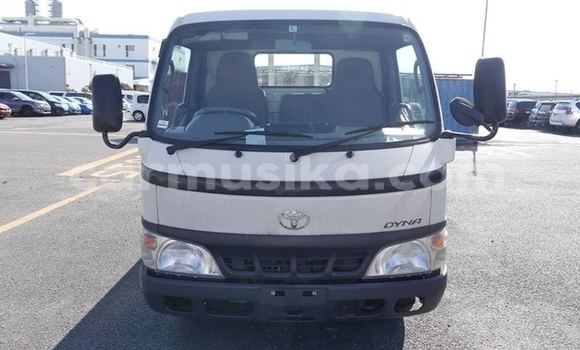 Nunua Ilio tumika Toyota Dyna Nyeupe Lori ndani ya Beitbridge nchini Matabeleland Kusini Nunua Ilio tumika Toyota Dyna Nyeupe Lori ndani ya Beitbridge nchini Matabeleland Kusini