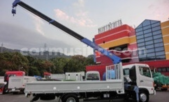 Acheter Occasion Utilitaire Hino 300 Blanc à Beitbridge, Matabeleland South Acheter Occasion Utilitaire Hino 300 Blanc à Beitbridge, Matabeleland South