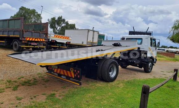 Nunua Ilio tumika Nissan UD Nyingine Lori ndani ya Beitbridge nchini Matabeleland Kusini Nunua Ilio tumika Nissan UD Nyingine Lori ndani ya Beitbridge nchini Matabeleland Kusini