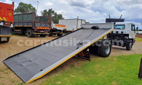 Nunua Ilio tumika Nissan UD Nyingine Lori ndani ya Beitbridge nchini Matabeleland Kusini Nunua Ilio tumika Nissan UD Nyingine Lori ndani ya Beitbridge nchini Matabeleland Kusini