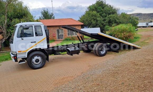 Nunua Ilio tumika Nissan UD Nyingine Lori ndani ya Beitbridge nchini Matabeleland Kusini Nunua Ilio tumika Nissan UD Nyingine Lori ndani ya Beitbridge nchini Matabeleland Kusini