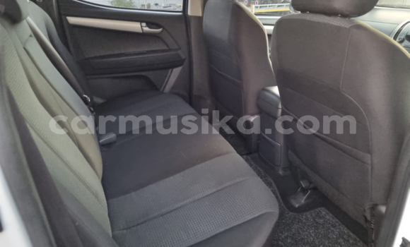 Buy Used Isuzu KB White Car in Beitbridge in Matabeleland South Buy Used Isuzu KB White Car in Beitbridge in Matabeleland South