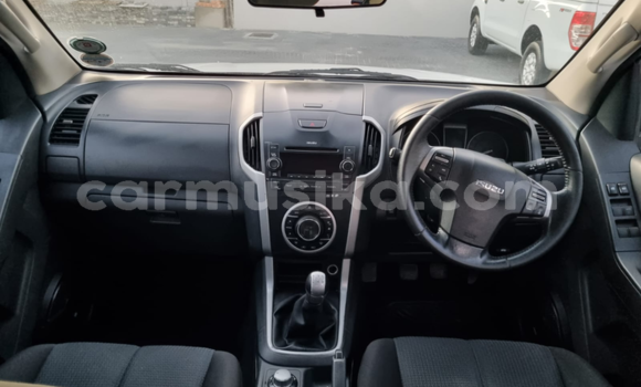 Buy Used Isuzu KB White Car in Beitbridge in Matabeleland South Buy Used Isuzu KB White Car in Beitbridge in Matabeleland South