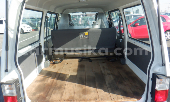 Acheter Occasion Voiture Mazda Bongo Blanc à Beitbridge, Matabeleland South Acheter Occasion Voiture Mazda Bongo Blanc à Beitbridge, Matabeleland South