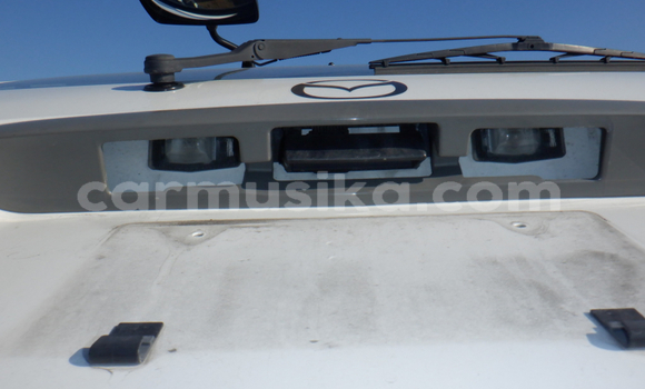 Acheter Occasion Voiture Mazda Bongo Blanc à Beitbridge, Matabeleland South Acheter Occasion Voiture Mazda Bongo Blanc à Beitbridge, Matabeleland South