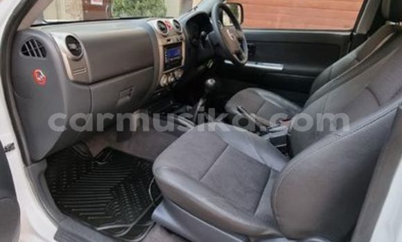 Nunua Ilio tumika Isuzu KB Nyeupe Gari ndani ya Beitbridge nchini Matabeleland Kusini Nunua Ilio tumika Isuzu KB Nyeupe Gari ndani ya Beitbridge nchini Matabeleland Kusini