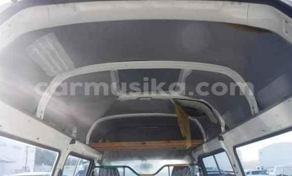 Nunua Ilio tumika Toyota Hiace Nyeupe Gari ndani ya Beitbridge nchini Matabeleland Kusini Nunua Ilio tumika Toyota Hiace Nyeupe Gari ndani ya Beitbridge nchini Matabeleland Kusini