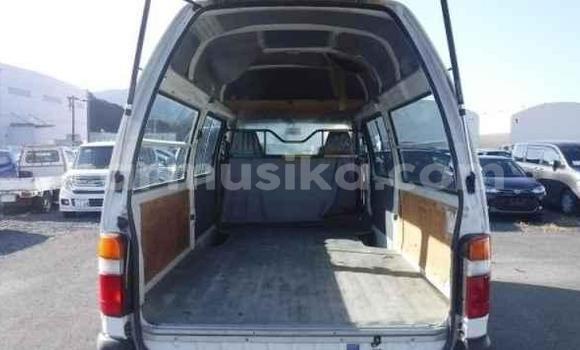 Nunua Ilio tumika Toyota Hiace Nyeupe Gari ndani ya Beitbridge nchini Matabeleland Kusini Nunua Ilio tumika Toyota Hiace Nyeupe Gari ndani ya Beitbridge nchini Matabeleland Kusini