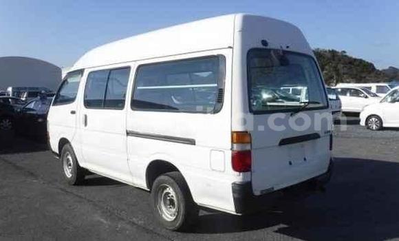 Nunua Ilio tumika Toyota Hiace Nyeupe Gari ndani ya Beitbridge nchini Matabeleland Kusini Nunua Ilio tumika Toyota Hiace Nyeupe Gari ndani ya Beitbridge nchini Matabeleland Kusini