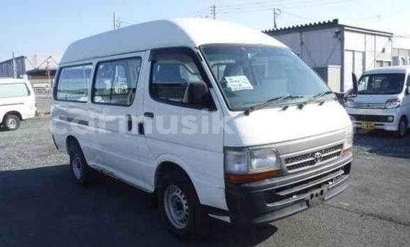 Nunua Ilio tumika Toyota Hiace Nyeupe Gari ndani ya Beitbridge nchini Matabeleland Kusini Nunua Ilio tumika Toyota Hiace Nyeupe Gari ndani ya Beitbridge nchini Matabeleland Kusini