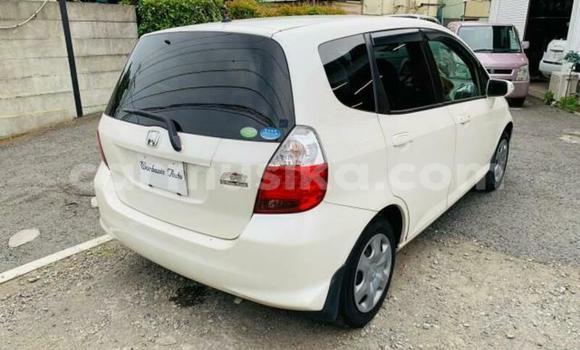 Buy Used Honda Fit White Car in Beitbridge in Matabeleland South Buy Used Honda Fit White Car in Beitbridge in Matabeleland South