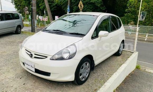 Buy Used Honda Fit White Car in Beitbridge in Matabeleland South Buy Used Honda Fit White Car in Beitbridge in Matabeleland South