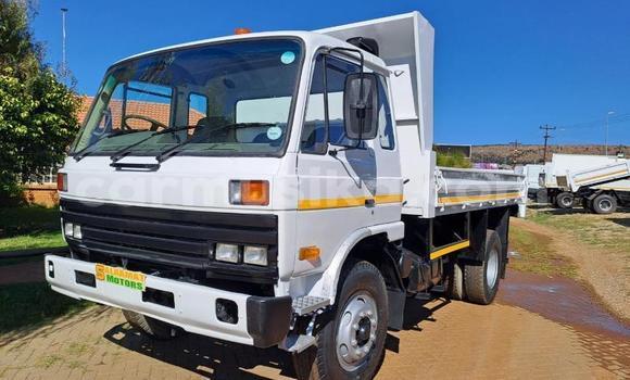 Buy Used Nissan UD White Truck in Beitbridge in Matabeleland South Buy Used Nissan UD White Truck in Beitbridge in Matabeleland South