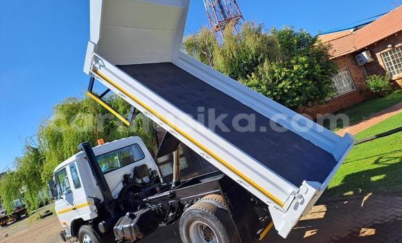 Buy Used Nissan UD White Truck in Beitbridge in Matabeleland South Buy Used Nissan UD White Truck in Beitbridge in Matabeleland South