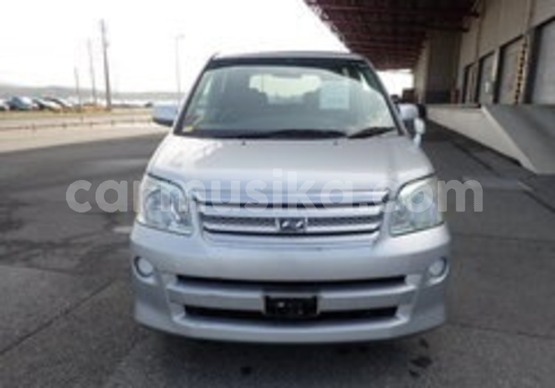 Big with watermark toyota noah matabeleland south beitbridge 33111