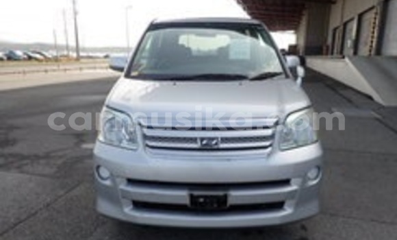 Nunua Ilio tumika Toyota Noah Fedha Gari ndani ya Beitbridge nchini Matabeleland Kusini Nunua Ilio tumika Toyota Noah Fedha Gari ndani ya Beitbridge nchini Matabeleland Kusini