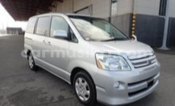 Nunua Ilio tumika Toyota Noah Fedha Gari ndani ya Beitbridge nchini Matabeleland Kusini Nunua Ilio tumika Toyota Noah Fedha Gari ndani ya Beitbridge nchini Matabeleland Kusini