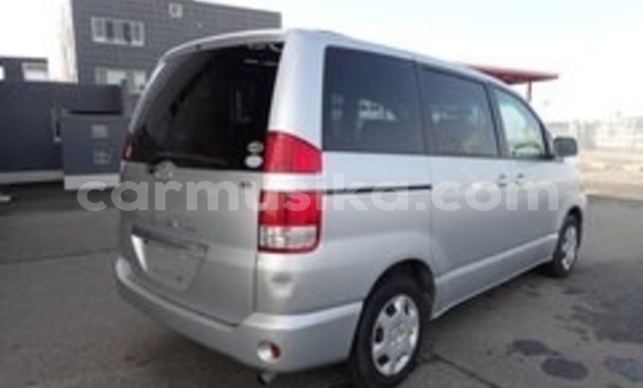 Nunua Ilio tumika Toyota Noah Fedha Gari ndani ya Beitbridge nchini Matabeleland Kusini Nunua Ilio tumika Toyota Noah Fedha Gari ndani ya Beitbridge nchini Matabeleland Kusini