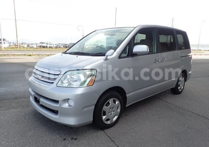 Big with watermark toyota noah matabeleland south beitbridge 33111