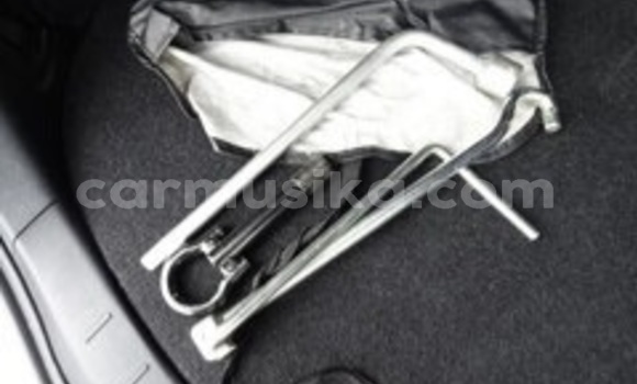 Acheter Occasion Voiture Toyota Voxy Blanc à Beitbridge, Matabeleland South Acheter Occasion Voiture Toyota Voxy Blanc à Beitbridge, Matabeleland South