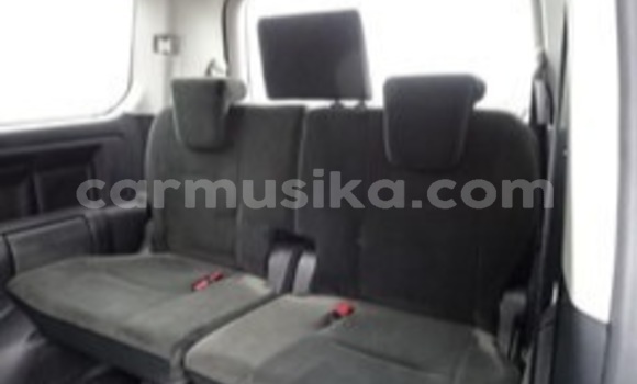 Acheter Occasion Voiture Toyota Voxy Blanc à Beitbridge, Matabeleland South Acheter Occasion Voiture Toyota Voxy Blanc à Beitbridge, Matabeleland South