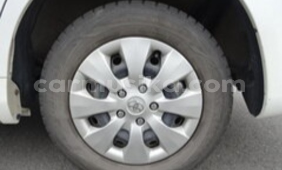 Acheter Occasion Voiture Toyota Voxy Blanc à Beitbridge, Matabeleland South Acheter Occasion Voiture Toyota Voxy Blanc à Beitbridge, Matabeleland South