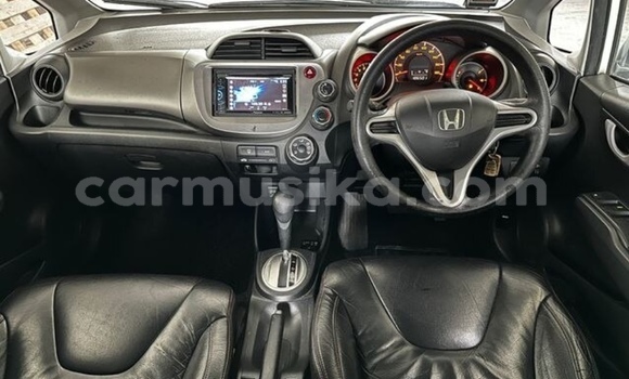 Acheter Occasion Voiture Honda Fit Blanc à Beitbridge, Matabeleland South Acheter Occasion Voiture Honda Fit Blanc à Beitbridge, Matabeleland South