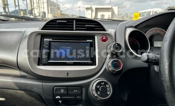 Acheter Occasion Voiture Honda Fit Blanc à Beitbridge, Matabeleland South Acheter Occasion Voiture Honda Fit Blanc à Beitbridge, Matabeleland South