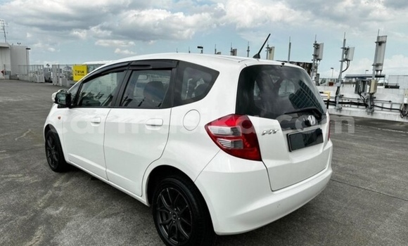 Acheter Occasion Voiture Honda Fit Blanc à Beitbridge, Matabeleland South Acheter Occasion Voiture Honda Fit Blanc à Beitbridge, Matabeleland South