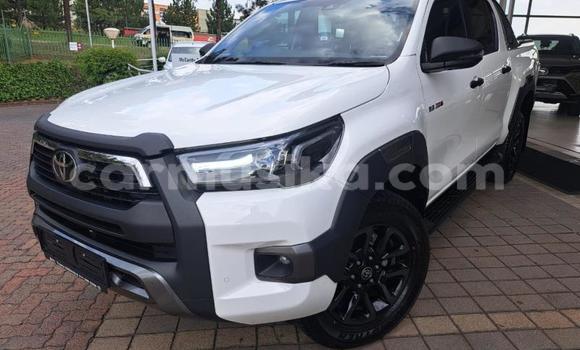 Nunua Ilio tumika Toyota Hilux Nyeupe Gari ndani ya Harare nchini Harare
