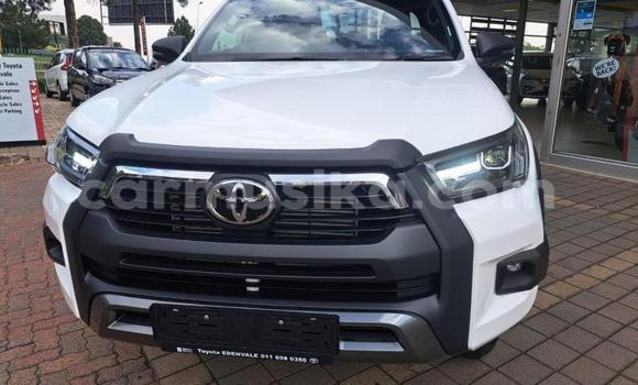 Buy Used Toyota Hilux White Car in Harare in Harare Buy Used Toyota Hilux White Car in Harare in Harare