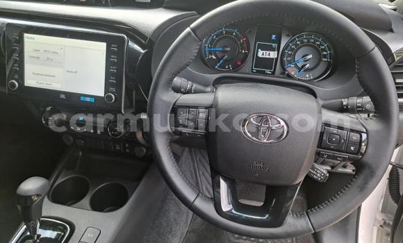 Buy Used Toyota Hilux White Car in Harare in Harare Buy Used Toyota Hilux White Car in Harare in Harare