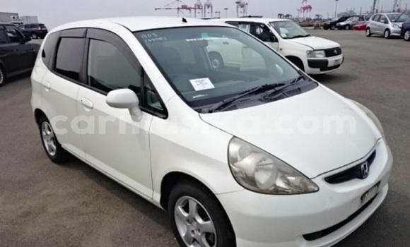 Acheter Occasion Voiture Honda Fit Blanc à Beitbridge, Matabeleland South Acheter Occasion Voiture Honda Fit Blanc à Beitbridge, Matabeleland South