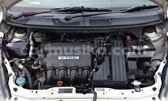 Acheter Occasion Voiture Honda Fit Blanc à Beitbridge, Matabeleland South Acheter Occasion Voiture Honda Fit Blanc à Beitbridge, Matabeleland South