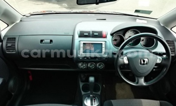 Acheter Occasion Voiture Honda Fit Blanc à Beitbridge, Matabeleland South Acheter Occasion Voiture Honda Fit Blanc à Beitbridge, Matabeleland South