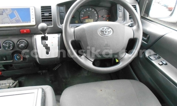 Acheter Occasion Voiture Toyota Hiace Blanc à Beitbridge, Matabeleland South Acheter Occasion Voiture Toyota Hiace Blanc à Beitbridge, Matabeleland South