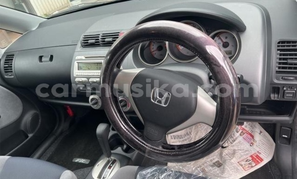 Acheter Occasion Voiture Honda Fit Blanc à Beitbridge, Matabeleland South Acheter Occasion Voiture Honda Fit Blanc à Beitbridge, Matabeleland South