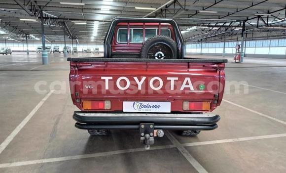 Nunua Ilio tumika Toyota Land Cruiser Nyekundu Gari ndani ya Beitbridge nchini Matabeleland Kusini Nunua Ilio tumika Toyota Land Cruiser Nyekundu Gari ndani ya Beitbridge nchini Matabeleland Kusini
