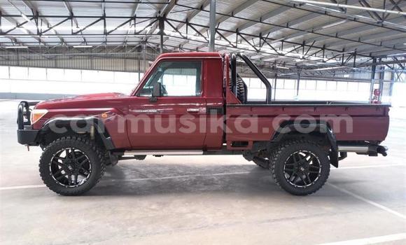 Nunua Ilio tumika Toyota Land Cruiser Nyekundu Gari ndani ya Beitbridge nchini Matabeleland Kusini Nunua Ilio tumika Toyota Land Cruiser Nyekundu Gari ndani ya Beitbridge nchini Matabeleland Kusini