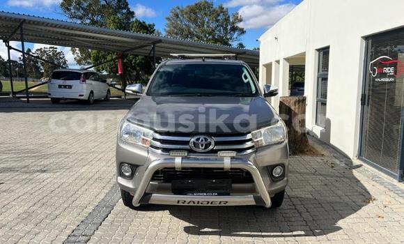 Buy Used Toyota Hilux Beige Car in Beitbridge in Matabeleland South Buy Used Toyota Hilux Beige Car in Beitbridge in Matabeleland South