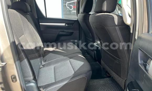 Buy Used Toyota Hilux Beige Car in Beitbridge in Matabeleland South Buy Used Toyota Hilux Beige Car in Beitbridge in Matabeleland South