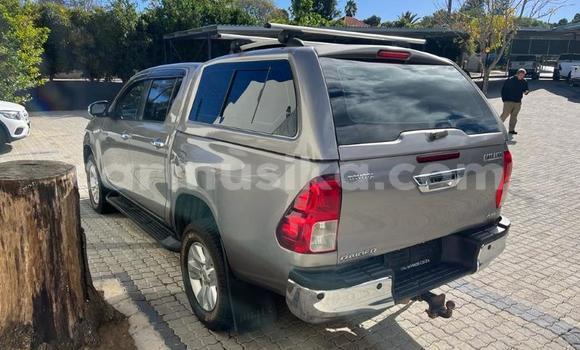 Buy Used Toyota Hilux Beige Car in Beitbridge in Matabeleland South Buy Used Toyota Hilux Beige Car in Beitbridge in Matabeleland South