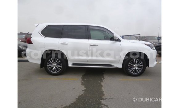 Tenga Imported Lexus LX Chena Mota in Import - Dubai in Harare Tenga Imported Lexus LX Chena Mota in Import - Dubai in Harare