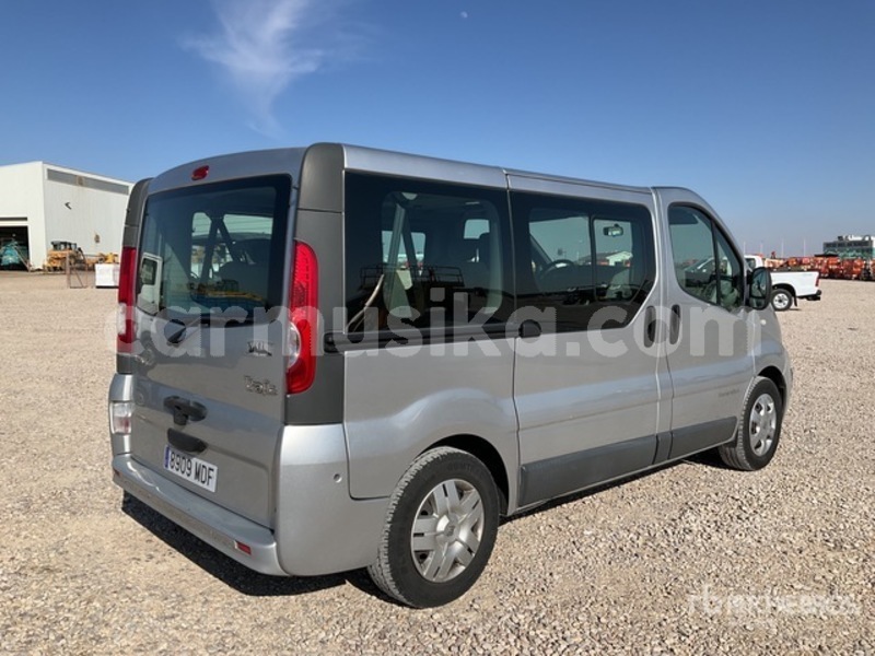 Big with watermark renault trafic matabeleland south beitbridge 33151