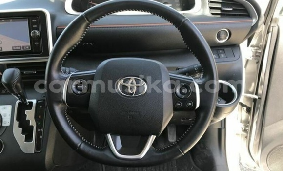 Nunua Ilio tumika Toyota Sienta Fedha Gari ndani ya Beitbridge nchini Matabeleland Kusini Nunua Ilio tumika Toyota Sienta Fedha Gari ndani ya Beitbridge nchini Matabeleland Kusini